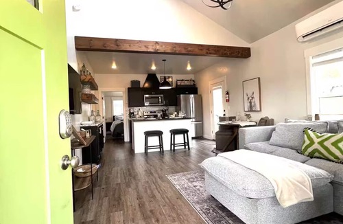 Bend House | Bend's Darling Bungalow - Walk to Old Downtown & River + Fire Pit