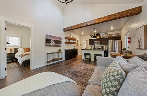 Bend House | Bend's Darling Bungalow - Walk to Old Downtown & River + Fire Pit