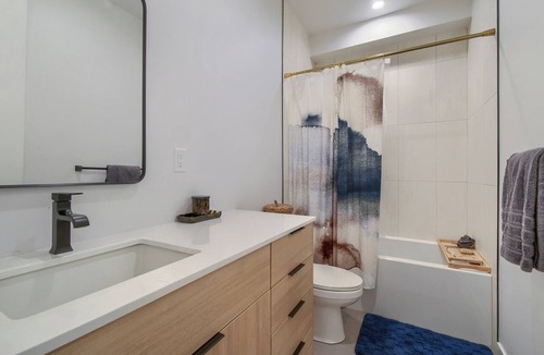 Berkeley House | Berkeley Flat | Walk to Tennyson | Balcony