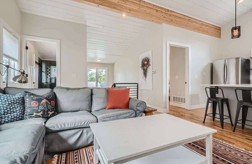 Berkeley Apartment | Berkeley Hidden Gem | 1BR | Full Kitchen & Patio