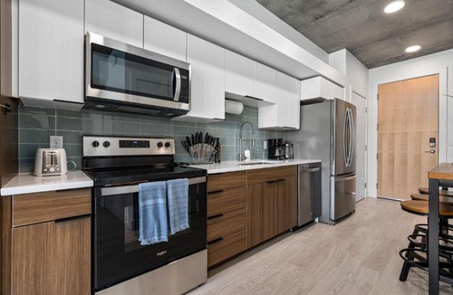 Rio Grande Apartment | Best Amenities Pool Htub Gym Pking Downtown Views