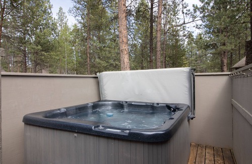 Sunriver House | BEST LOCATION! 10 SHARC Pass/AC/Wi-Fi/HUGE Kid Bunk Room/Hot Tub/Bikes