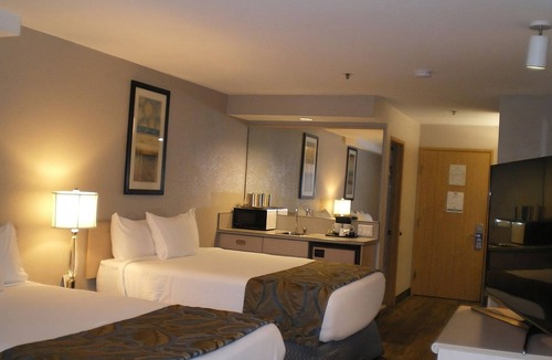 Nampa Hotel | Best Place to Unwind! 2 Great Units, FREE Parking, Near Idaho State Capitol!