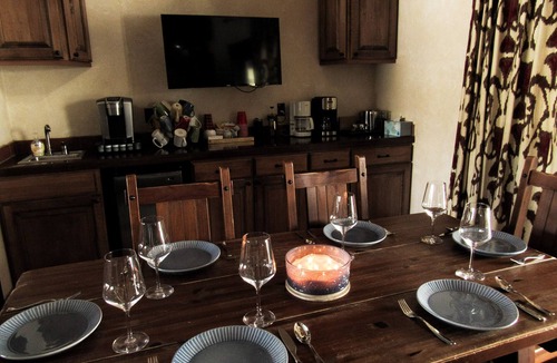 Livingston House | Best Value with amazing views close to town!