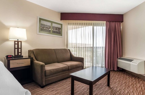 Biloxi Hotel | Best Western Oak Manor