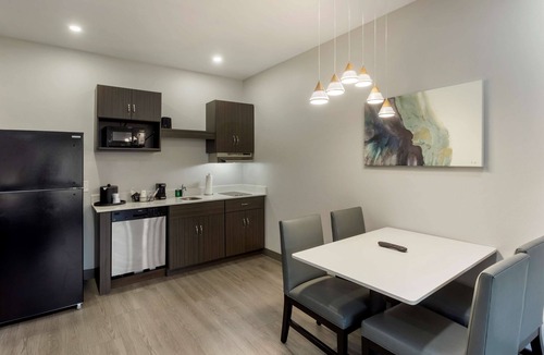 Antioch Hotel | Best Western Plus Executive Residency Antioch Inn