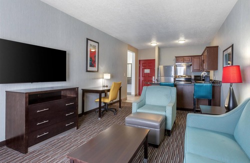 Gallup Hotel | Best Western Plus Gallup Inn & Suites