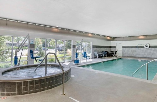 Nampa Hotel | Best Western Plus Peppertree Nampa Civic Center Inn
