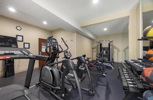 Albany Hotel | Best Western Plus Prairie Inn