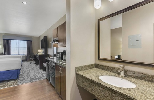 Williston Hotel | Best Western Plus Williston Hotel & Suites