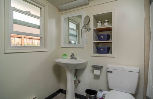 Lakewood Condo | Big foot's nook in PNW-8