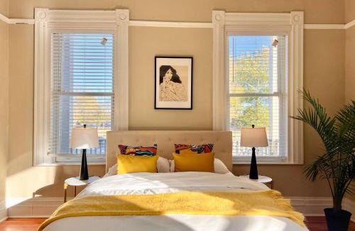 Downtown Memphis House | Big Groups 5BR/4BA w/Parking Fed Ex Forum Beale St