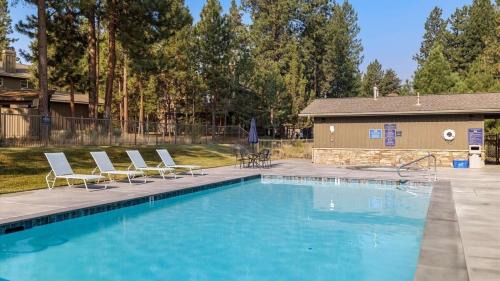 RiverWild House | Big Pine Home on Deschutes River Trail