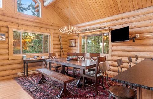 Big Sky House | Big Sky Cozy Cabin Lone Peak Views Hot Tub