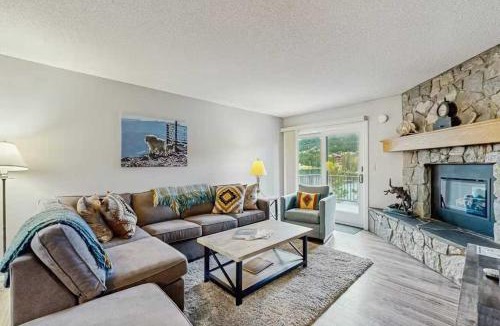 Big Horn House | Big Sky Escape Walk to Slopes + Mountain Views