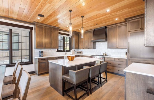 Big Sky House | Big Sky Haven | Hot Tub + Fireplace + Views