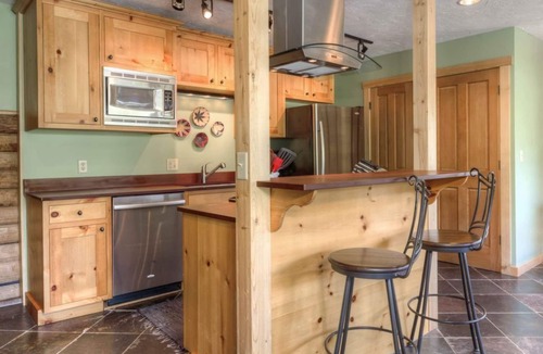 Big Sky House | Big Sky log cabin close to Big Sky Resort w/amazing views of Lone Peak - Washaki Cabin