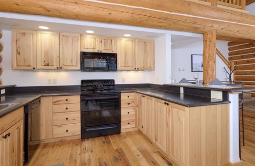 Powder Ridge Cabin | Big Sky Vacation Rentals: PR Red Cloud 1A