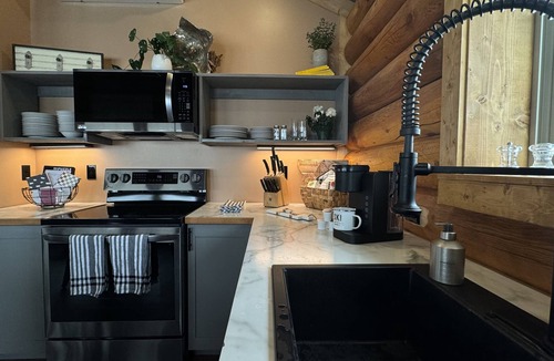 Madison County Cabin | Bigger Bear Cabin, 3 bd/2 ba