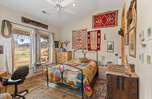 Zion National Park South Entrance House | Birder's Hotspot - Cozy Mountain View