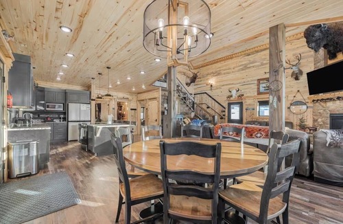 Island Park Cabin | Bison Creek Lodge+WiFI+AC+10Miles2YNP