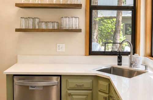 Black Butte Ranch House | Black Butte Ranch Glaze Meadow 006