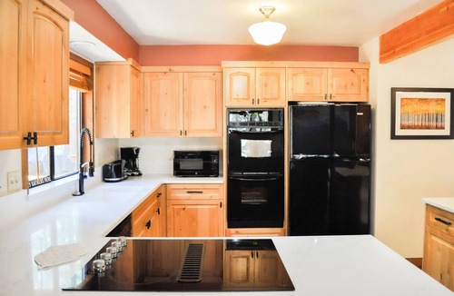 Black Butte Ranch House | Black Butte Ranch South Meadow 098