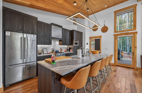 Tamarack Resort House | Black Diamond Chalet - private mountain luxury w/hot tub, 5 min to Tamarack, 2 min to Lake