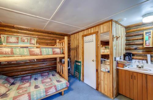 De Borgia Apartment | Black Diamond Guest Ranch Cabin w/Lodge Access!