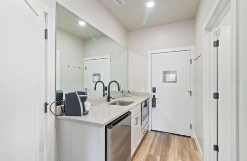 Park City Hotel | Black Rock 418B | Resort Hotel Room w/Kitchenette & Pool Access