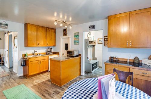 Grayland House | 'Blackberry Cottage' w/Yard Near Westport & Beach