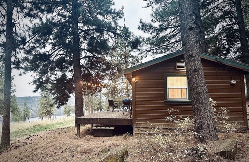 Coeur d'Alene Cabin | Blue Creek Lookout – Romantic Coeur d’Alene Cabin with Lake Views