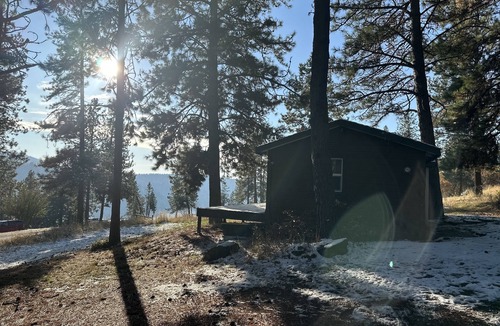 Coeur d'Alene Cabin | Blue Creek Lookout – Romantic Coeur d’Alene Cabin with Lake Views