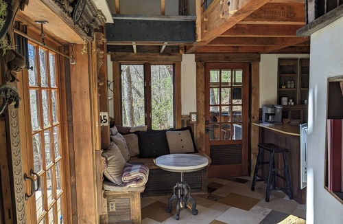 Cullowhee Cabin | BLUE GHOST HOST Endless summer