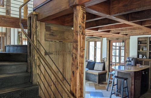 Cullowhee Cabin | BLUE GHOST HOST Endless summer