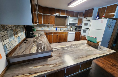 Edmore House | Blue Heron Point: Private Lakefront, Hot Tub, Kayaks!