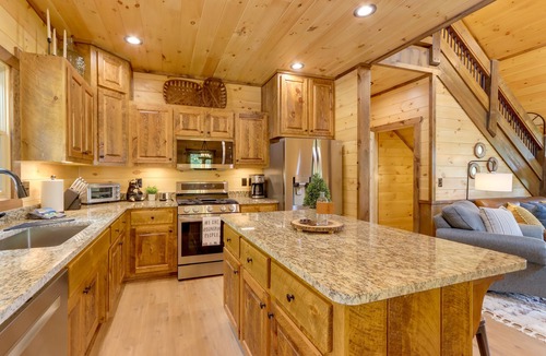 Epworth Cabin | Blue Ridge Vacation Rental w/Deck & Game Room!