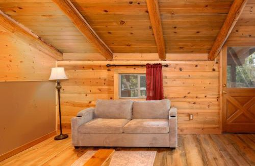 Three Rivers House | Blue Top Cabin Bend Sunriver Log Hot Tub Fire Pit Family Dog Horse Friendly Public Trail Access