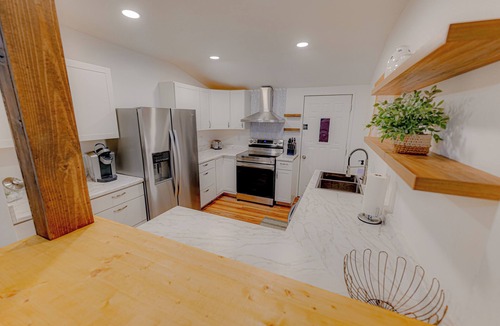 Wallace House | Bluebird Basecamp- cozy, renovated home in the heart of Wallace, ID