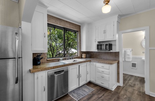 Old Bend House | Bluebird Day - Box Factory Bungalow, A charming 2-bedroom retreat.