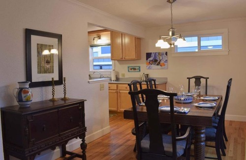 River West House | Bluebird Day - Kokanee Cottage: A cozy 2BR retreat in beautiful Bend, OR.