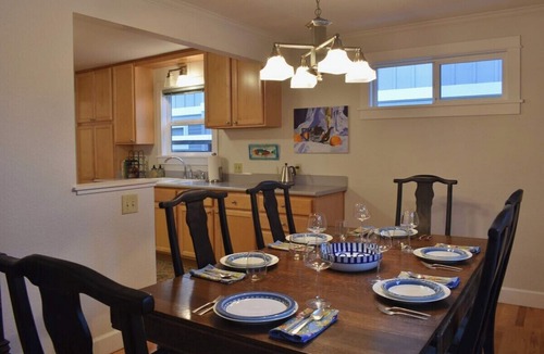 River West House | Bluebird Day - Kokanee Cottage: A cozy 2BR retreat in beautiful Bend, OR.