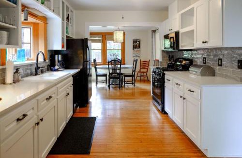 River West House | Bluebird Day - Lavender Cottage