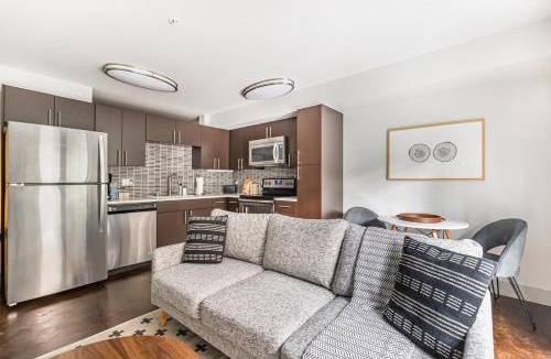 West Bellevue Apartment | Blueground Bellevue gym rooftop wd nr park SEA-714