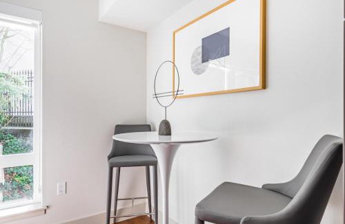 West Bellevue Apartment | Blueground Bellevue near bars transport SEA-716