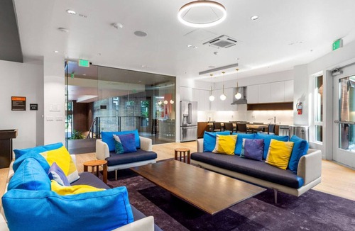 Downtown Apartment | Blueground | Downtown, rooftop, nr Lake Sammamish