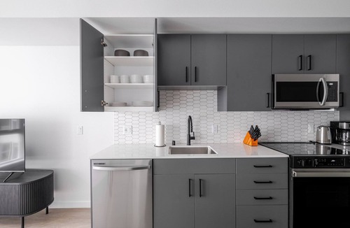 Redmond Apartment | Blueground | Redmond, pool & AC, nr park