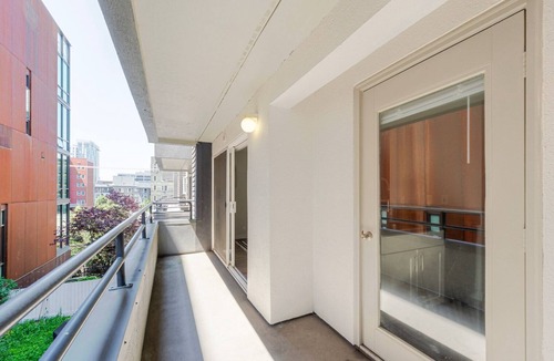 Cascade Apartment | Blueground | South Lake Union, view, nr Lake Union