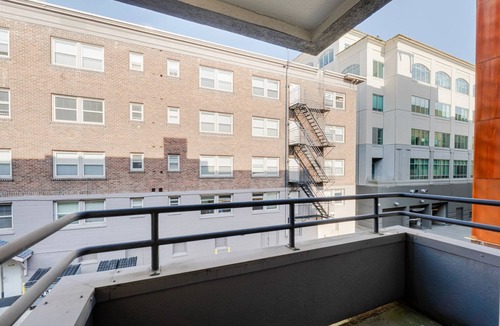Cascade Apartment | Blueground | South Lake Union, view, nr Lake Union