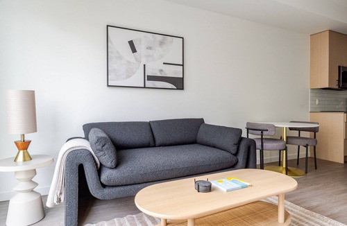 Redmond Apartment | Blueground | Southeast Redmond, pool, nr Redmond Park